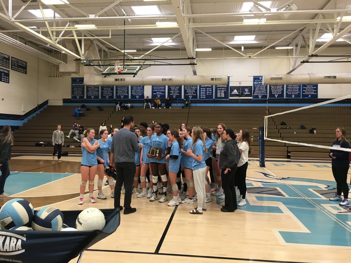 UPVBALL's tweet image. 🏆 T TIME 🏆 

Huge congratulations to Senior, OH, Tyne Ross for being awarded with the WRAL Extra Effort Award. Very well deserved! #vikingTOUGH #RiseUP