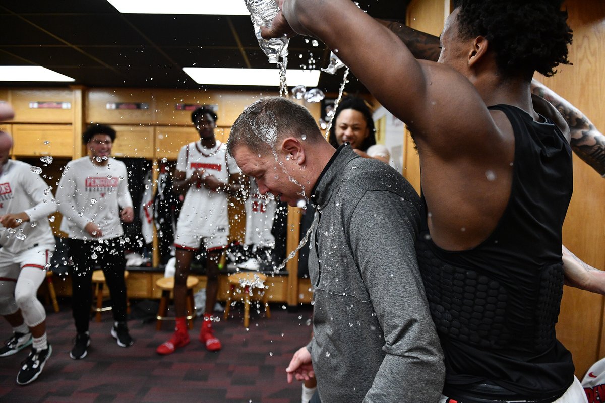 YSUMensHoops's tweet photo. Congratulations to our leader @YSUCoachCalhoun on reaching 1⃣0⃣0⃣ wins at YSU with tonight's big 94-69 victory over Cleveland State!

Coach Calhoun becomes just the third head coach in program history to win 100 or more games!

#GoGuins🐧 https://t.co/zHLni4HErT