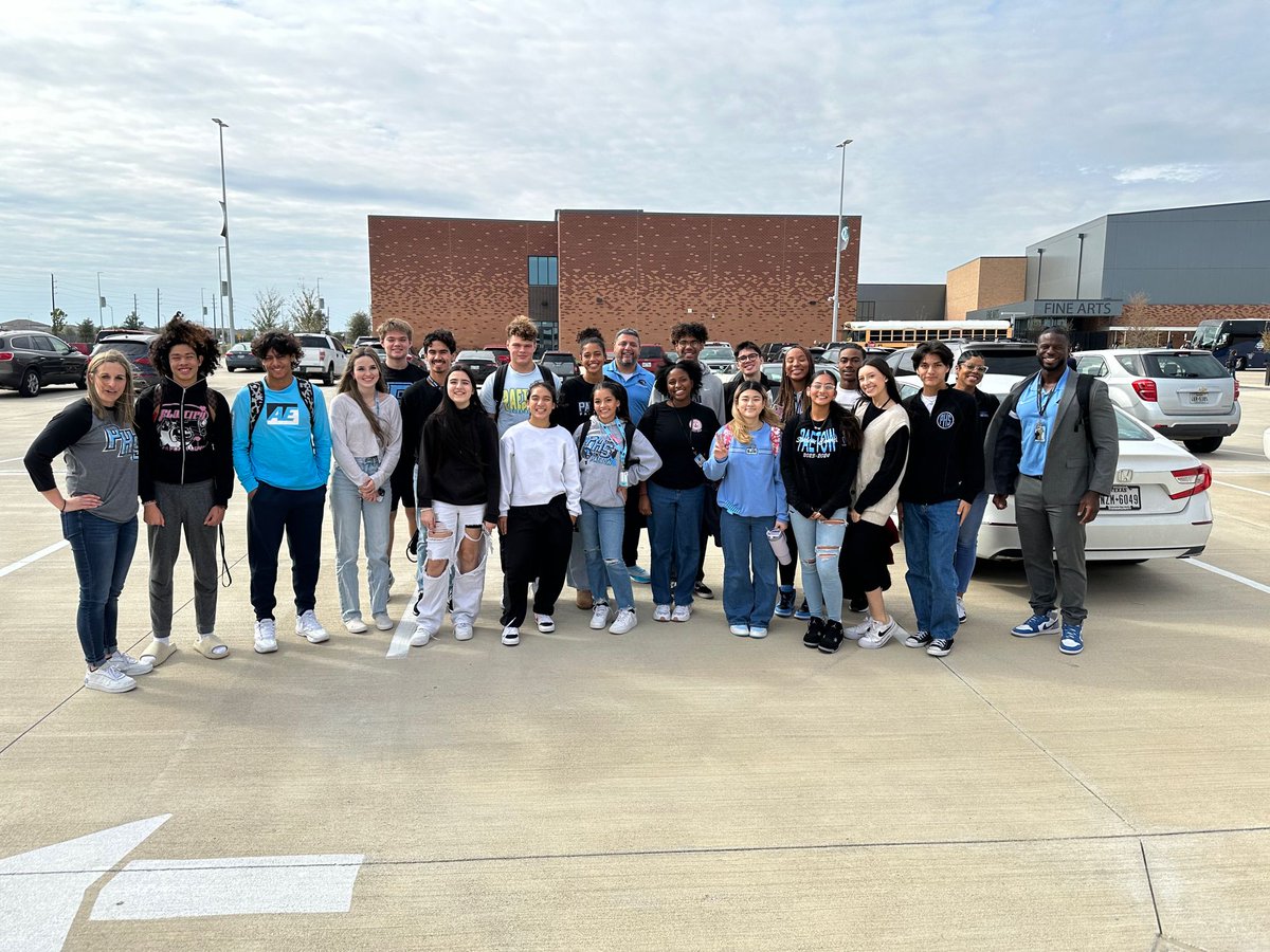 PaetowHS's tweet photo. Our students impress me everyday! These kiddos were chosen by staff to represent PHS at the Jostens event! These leaders came home with ideas on how to continue to create a culture and climate unique to Paetow Panthers! https://t.co/o90DBwTlPf