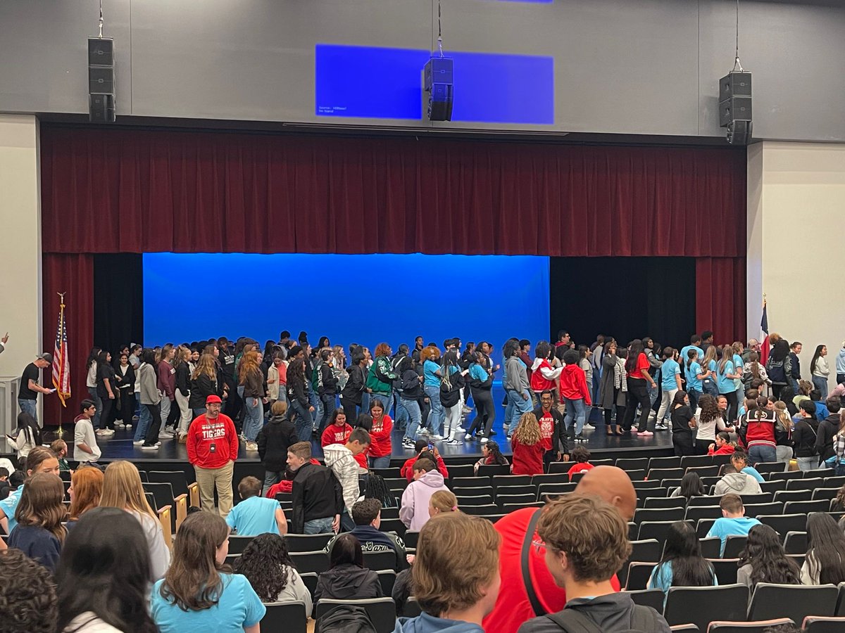 PaetowHS's tweet photo. Our students impress me everyday! These kiddos were chosen by staff to represent PHS at the Jostens event! These leaders came home with ideas on how to continue to create a culture and climate unique to Paetow Panthers! https://t.co/o90DBwTlPf