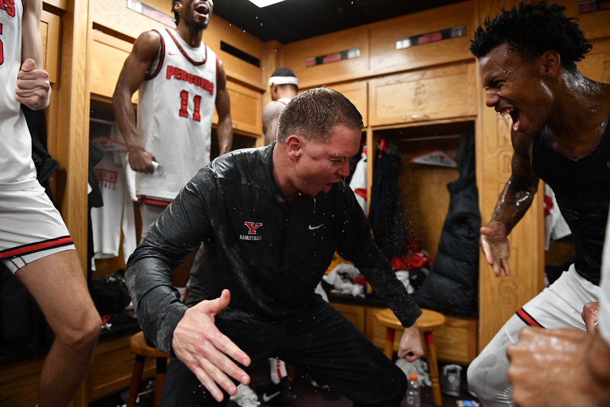 YSUMensHoops's tweet photo. Congratulations to our leader @YSUCoachCalhoun on reaching 1⃣0⃣0⃣ wins at YSU with tonight's big 94-69 victory over Cleveland State!

Coach Calhoun becomes just the third head coach in program history to win 100 or more games!

#GoGuins🐧 https://t.co/zHLni4HErT