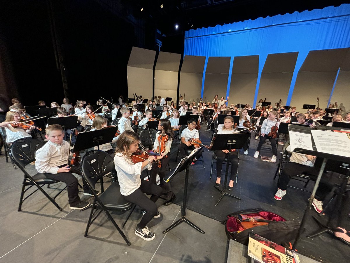 chrisgrayDB's tweet photo. Great performance this evening by MTSD elementary orchestra students! Thanks, @MTSDorchestras, for all of your effort to make it happen! #DBEagles https://t.co/hLG4ysZ2Q3