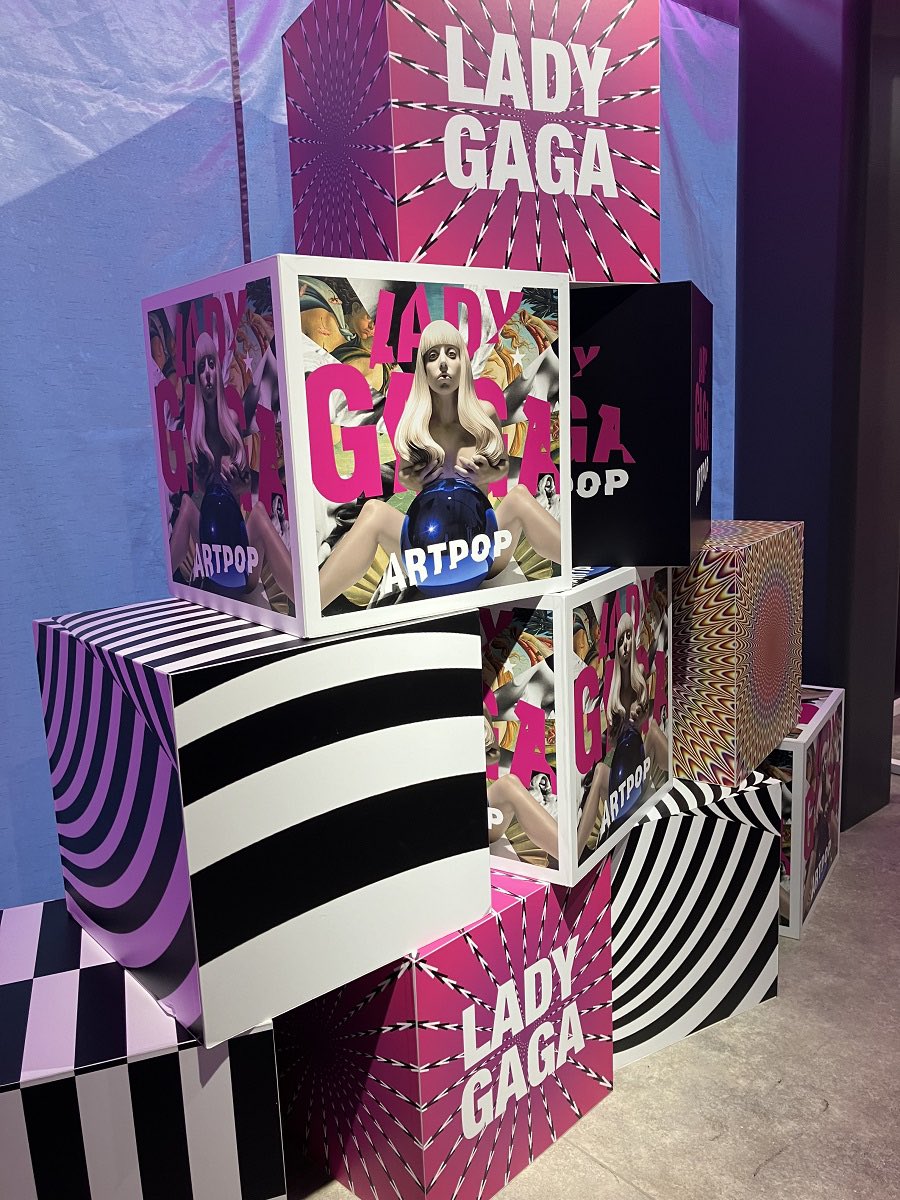 レディー・ガガ ART POP ポップアップストアが本日11時オープンしま