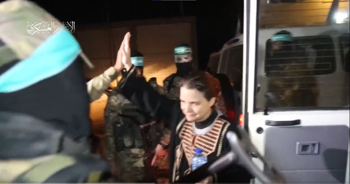 richimedhurst's tweet photo. 6th batch of Israeli hostages released, sharing hugs, jokes and high-fives with the Qassam fighters. https://t.co/z715Ma64n0