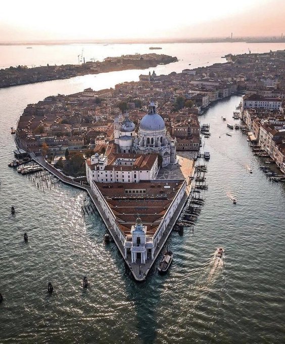 JamesLucasIT's tweet photo. Venice, Italy https://t.co/bVCfsbKbxN