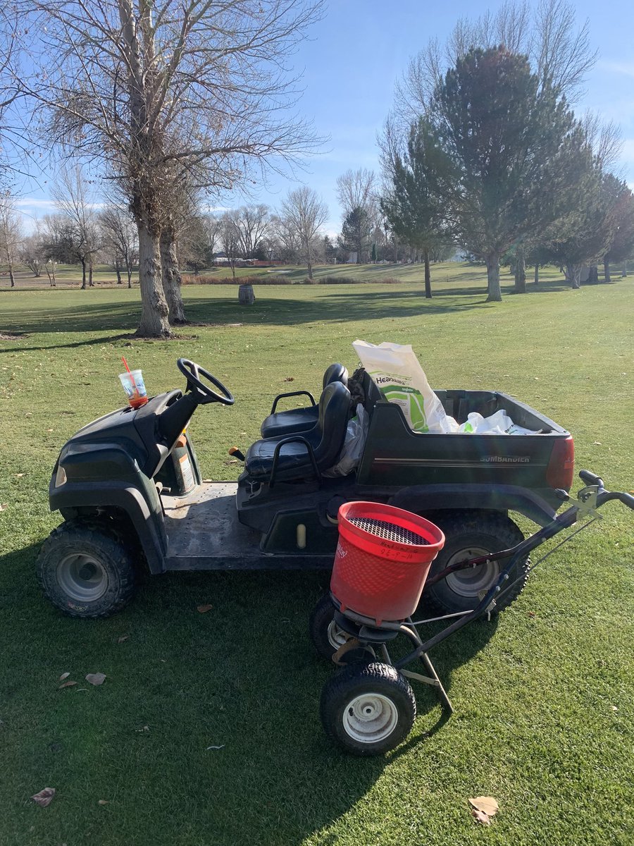 traviserose11's tweet photo. Helped my friends out and got their snowmold app out today. 9 hole shorter course in idaho. 32 degrees today and rain, snow Friday. Timing was perfect #simplotturf #greatpeople https://t.co/fzPy4YvLkA