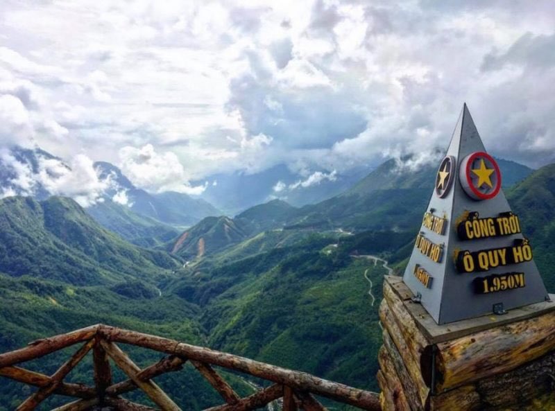 HuyNG11352's tweet photo. Đèo Ô Quy Hồ Lào Cai là con đèo lớn và đẹp nhất tại Sapa, cũng là con đèo dài nhất Tây Bắc. được xem là một tuyệt tác của thiên nhiên với bức tranh phong cảnh quá đỗi hùng tráng, thơ mộng mà bất kỳ ai chỉ cần một lần ghé qua thì cả đời thương nhớ mãi. https://t.co/RTXic9xEQy