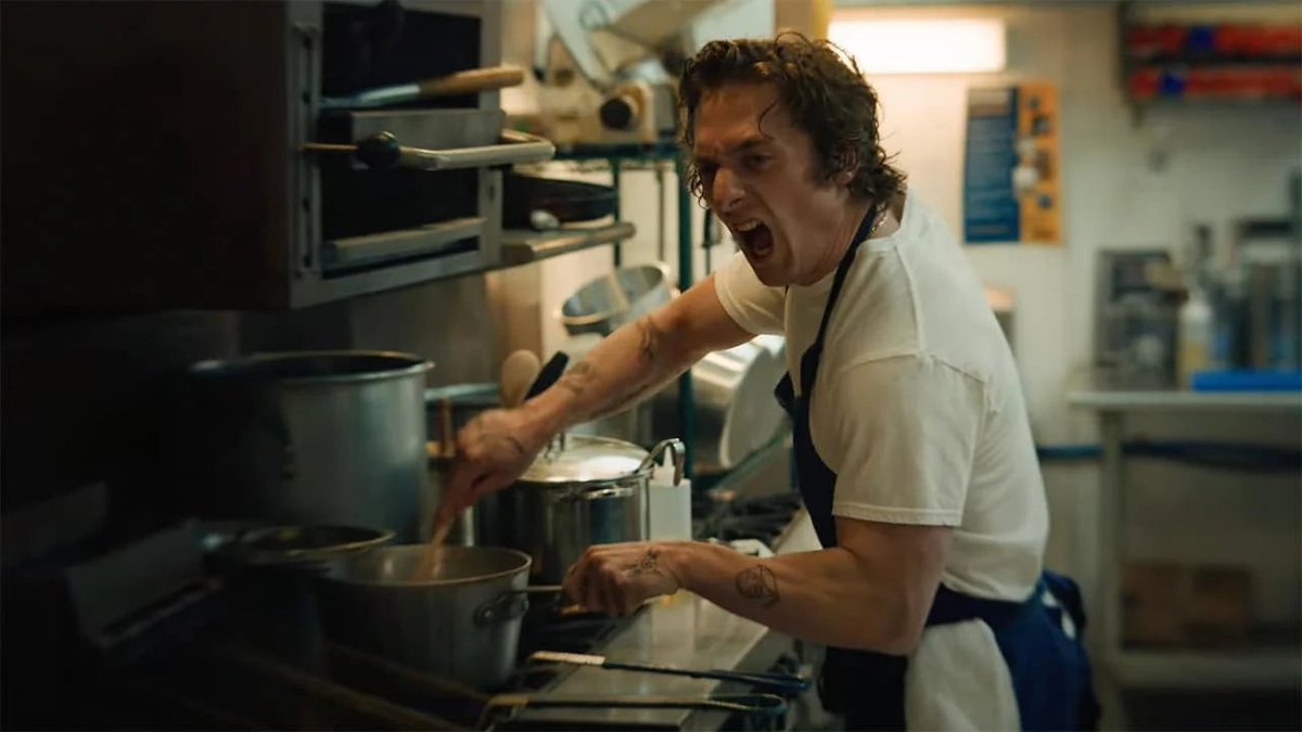 All of twitter clocking in to night shift at the post factory when Henry Kissinger dies