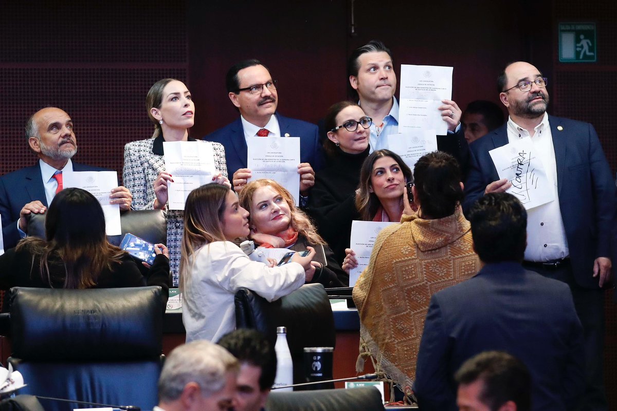 sylbeltrones's tweet photo. Hoy manifesté el voto de mi grupo parlamentario @SenadoPRI,  en contra de la terna para ocupar el cargo de ministra. La @SCJN debe ser un bastión de imparcialidad y justicia, no un espacio para la representación política o el activismo partidista. https://t.co/tjrLxQx6Rz