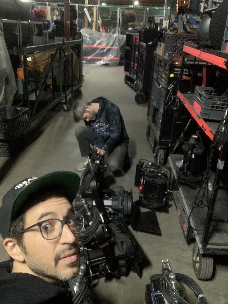 AntsSlabs's tweet photo. Back in these trenches ✌🏼
#iatse #setlightingtech #slt https://t.co/tTG2m599Ky