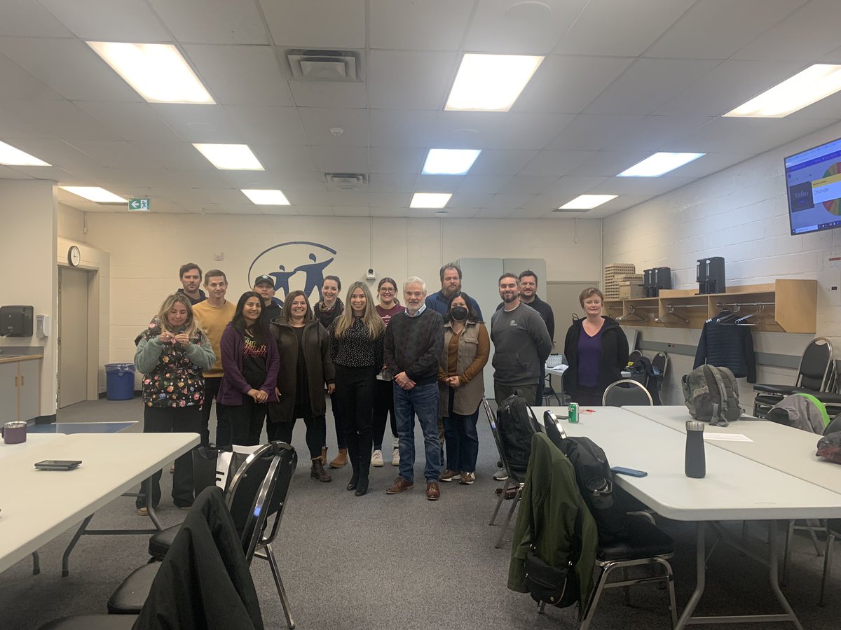 goddard_dorothy's tweet photo. Grade 7&amp;8 teachers learning computational thinking and coding skills to take back to their students. Thank you @lisaannefloyd @MichaelQ_Lynx @microbit_edu @CanCodeToLearn #learningisfun @richroberts76 @WinnipegSD https://t.co/gooviZZ2mO