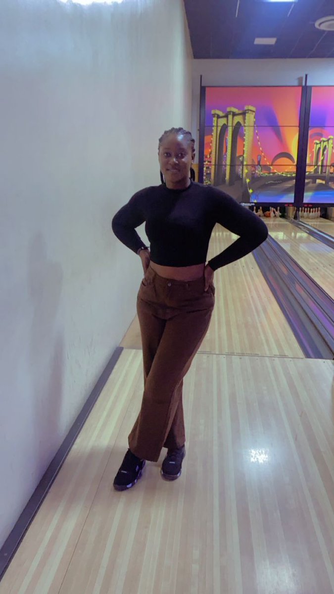 OmojuwaTosin's tweet photo. Customer in her moms jean vs her orders 🥰
A true #leoarmy
Jean left in size: 10-12
Price: 16k
Slide available in size: 41 and 42
Price: 6k https://t.co/Pqb9g2Yqxb