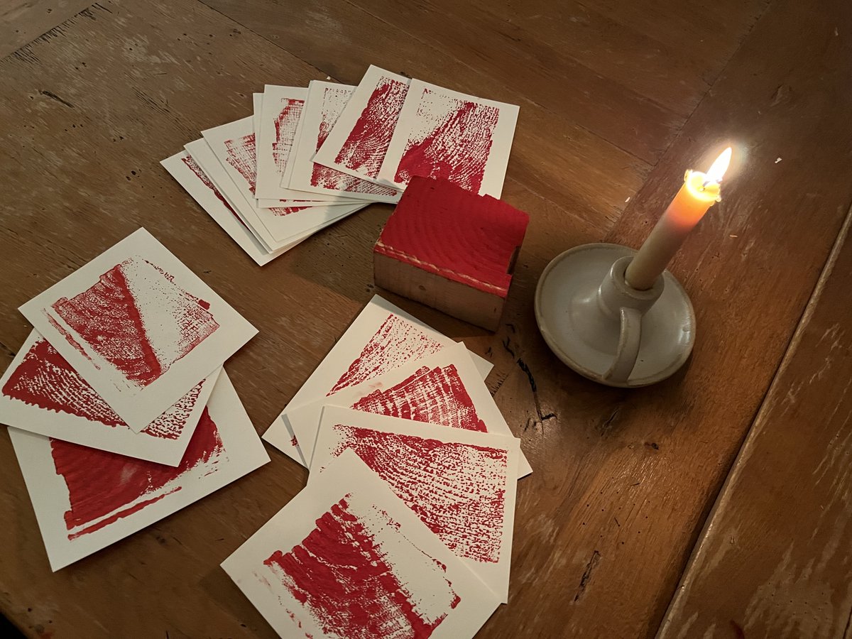 ProxyUniversal's tweet photo. day 10 of #30daysofmaking
I made end grain print thank you cards made from offcuts of Jesse's timber frame project. https://t.co/GJ0ZUff9P7