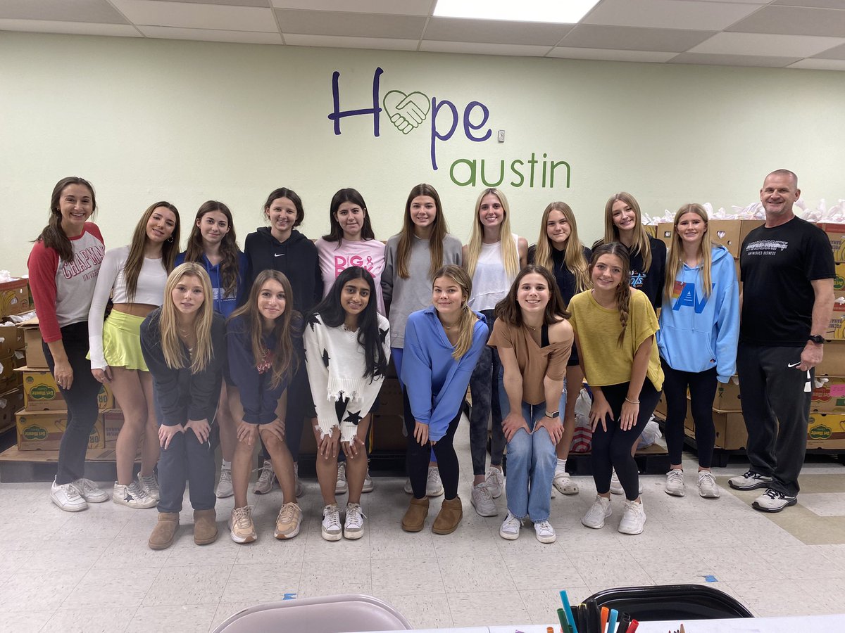 LadyViperVB's tweet photo. Blessed to serve our community today with @Hope4Austin512 
We packed over 1500 meals for students in need 🤍 https://t.co/q54gGggurj