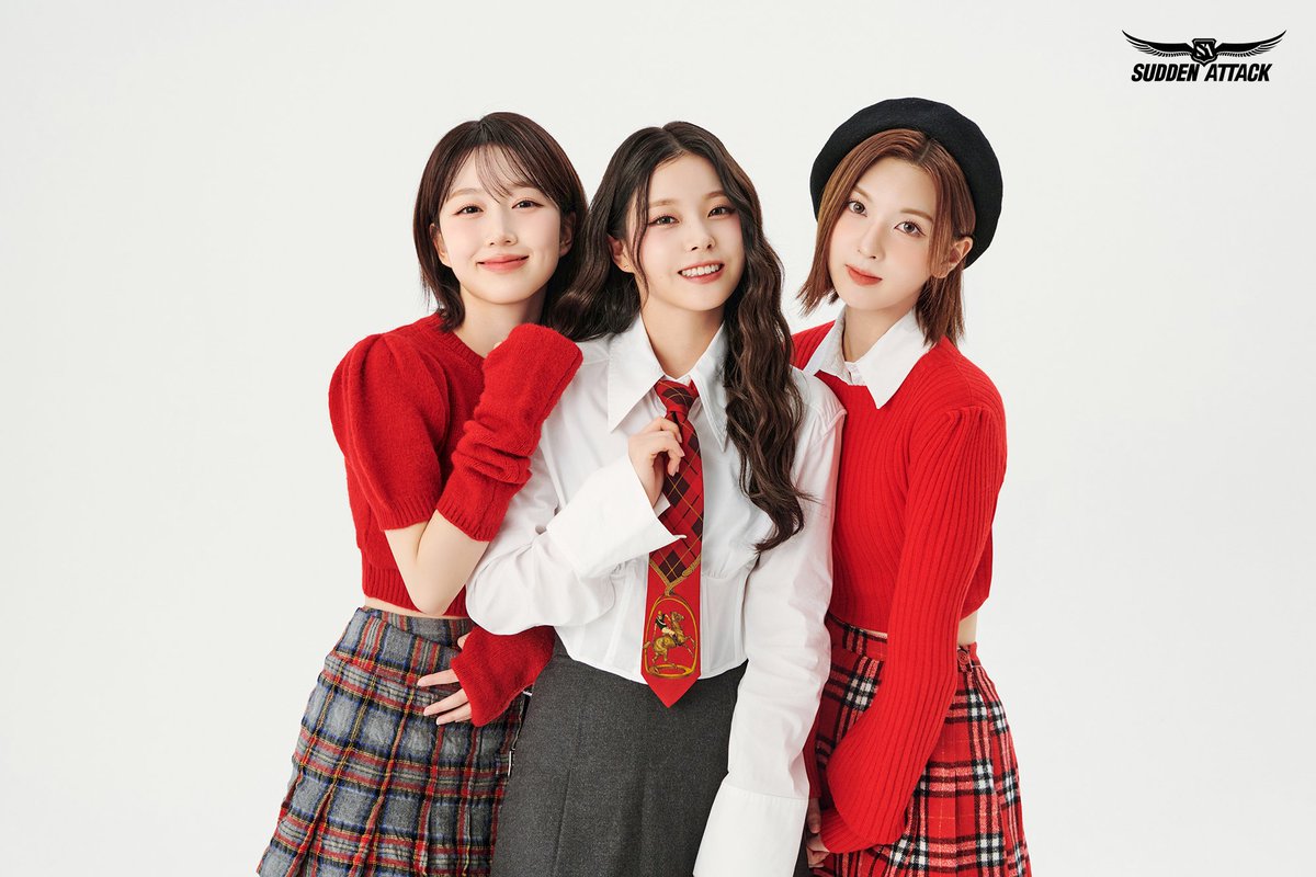 📸 | #KYUJIN ao lado do NMIXX para o photoshoot do jogo Sudden Attack.

#규진 <a href="/NMIXX_official/">NMIXX</a>
#엔믹스 #NMIXX