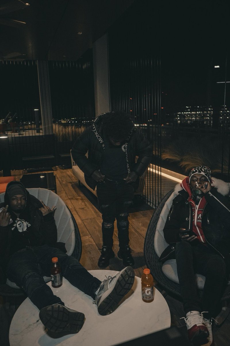 BIG 37 😈 (@hank37th) on Twitter photo 