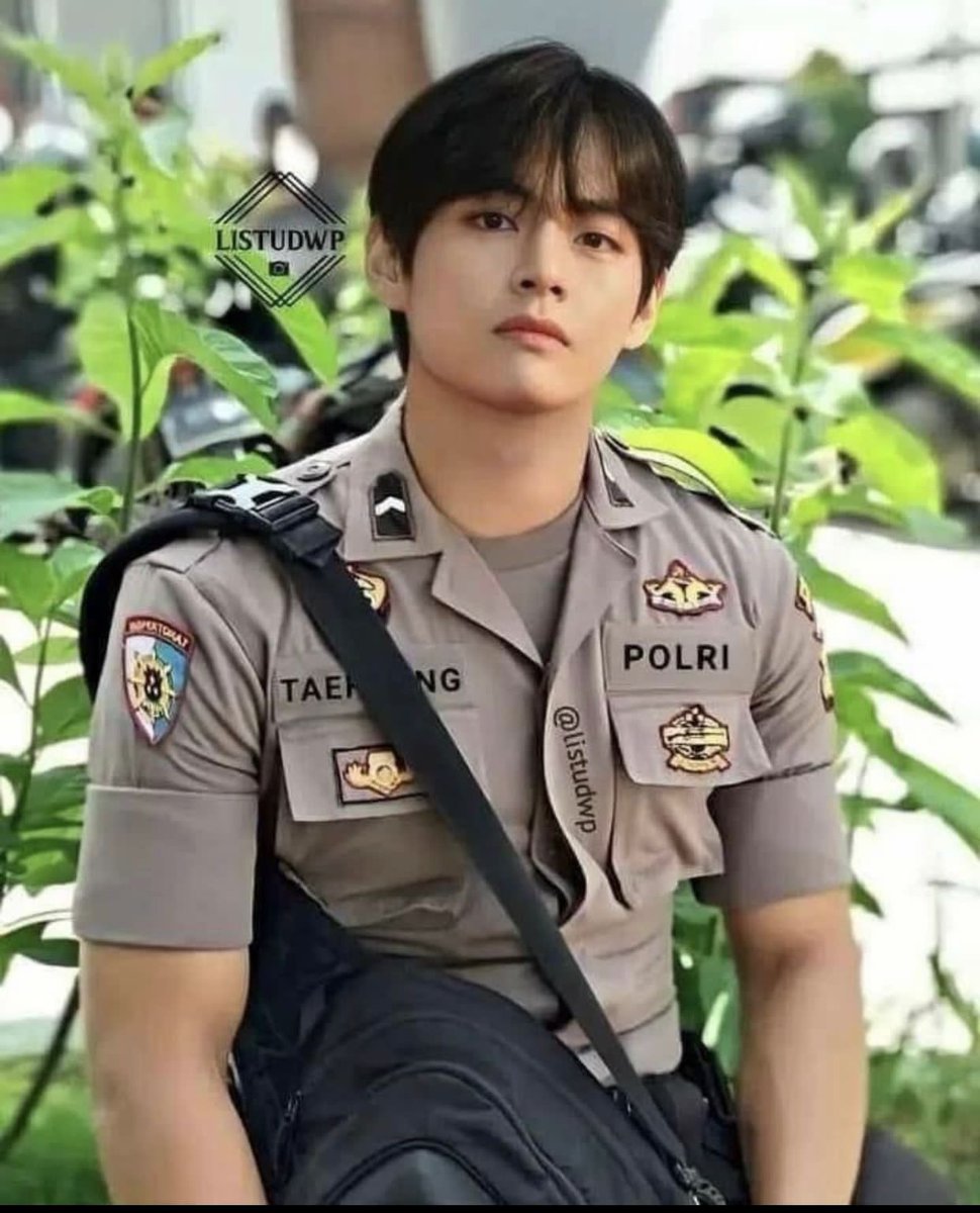 thvnewl's tweet photo. taehyung's first mission https://t.co/JwZ4xHHAms