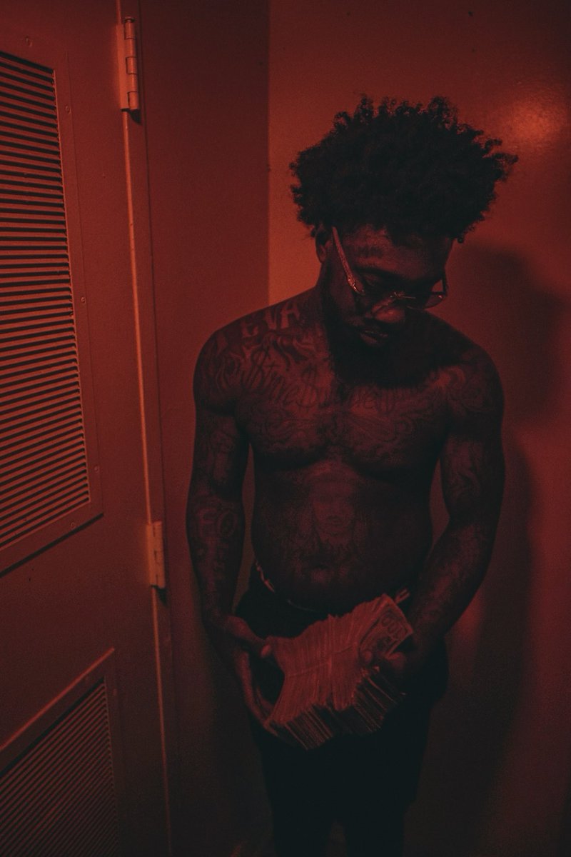 BIG 37 😈 (@hank37th) on Twitter photo 