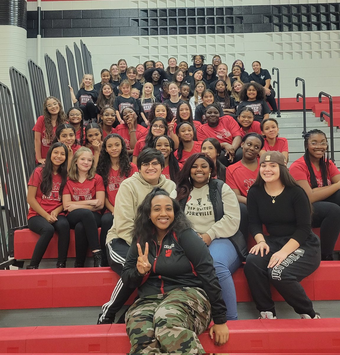YorkvilleStep's tweet photo. Yorkville Step Family @ the YMS Cheer &amp; Step Showcase! https://t.co/ccBVpdz1O0