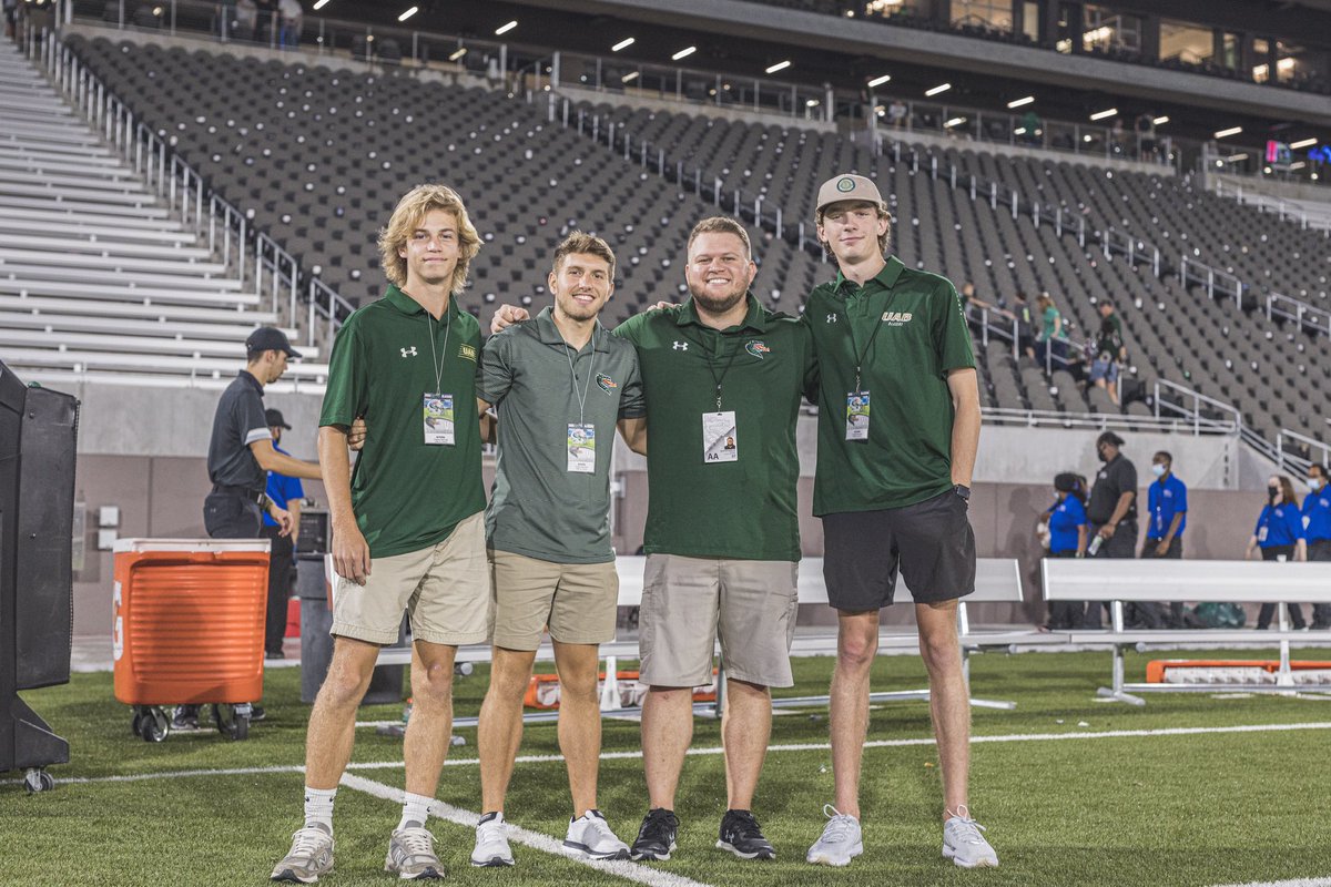 dustinwgunter's tweet photo. This week is bittersweet for me, as it’s my last week with @UAB_Athletics. I’ll always be grateful for this opportunity and the people I’ve met along the way. I’m proud of what we’ve built here, and I can’t wait to watch that growth continue. Looking forward to what’s next! ✌🏼 https://t.co/HzJHOrr3Mb