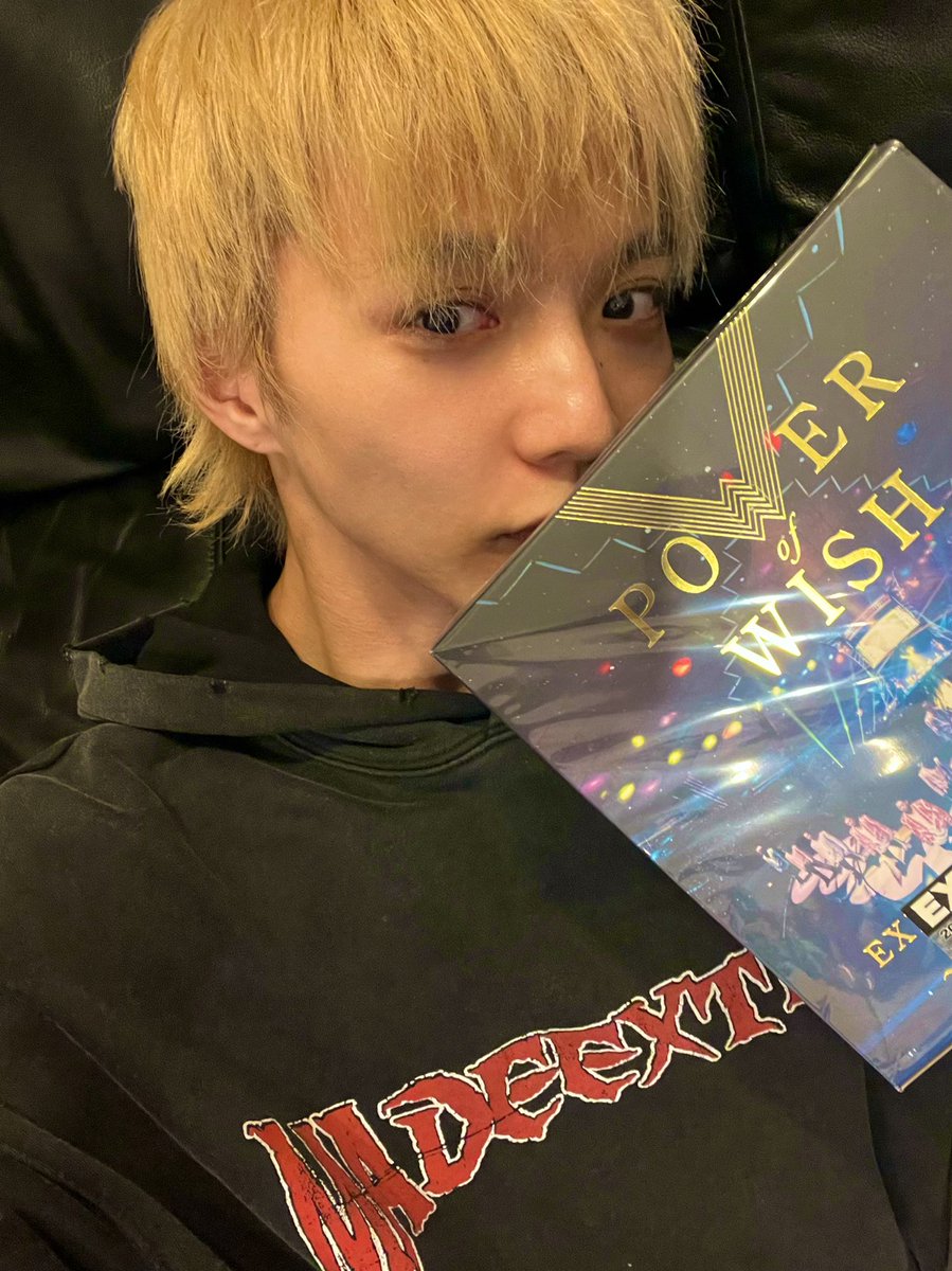 昨日発売になりました！ 伝説のクリスマスライブ！ ぜひ、ご自宅で堪能