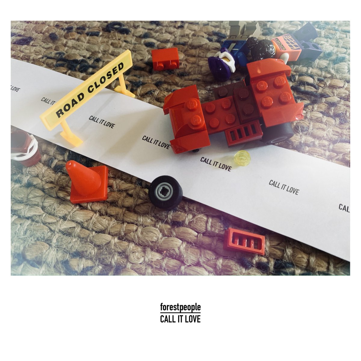 friends_hipland's tweet image. 🌐 #NewRelease 

✅forestpeople @ForestFpbn 
🎧「Call It Love」
FRIENDSHIP.lnk.to/CallItLove

不定形の大所帯バンド。初リリースとなる今作はYouTubeで配信している即興セッションの中から生まれた曲で、楽曲が生まれた瞬間も見れるという少々特殊な体験ができる。中毒的で、思わずのめり込んでしまう