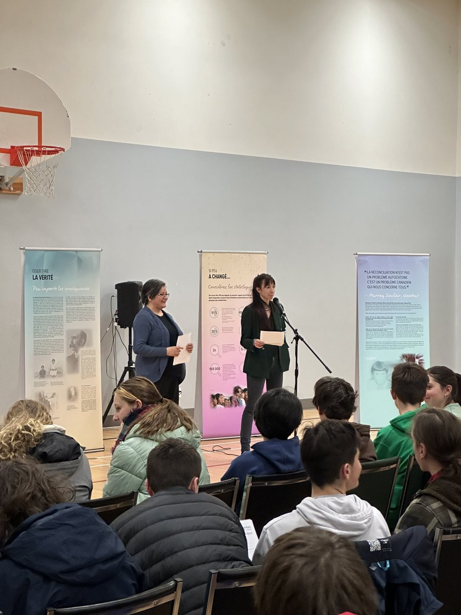 schelize's tweet photo. Journée inspirante à la communauté de #pikwakanagan  où les élèves des écoles francophones de la région en ont appris davantage sur la culture autochtone et comment être un allié #reconciliaction @ecolecatholique @MonCepeo https://t.co/B1XgrmQhJw