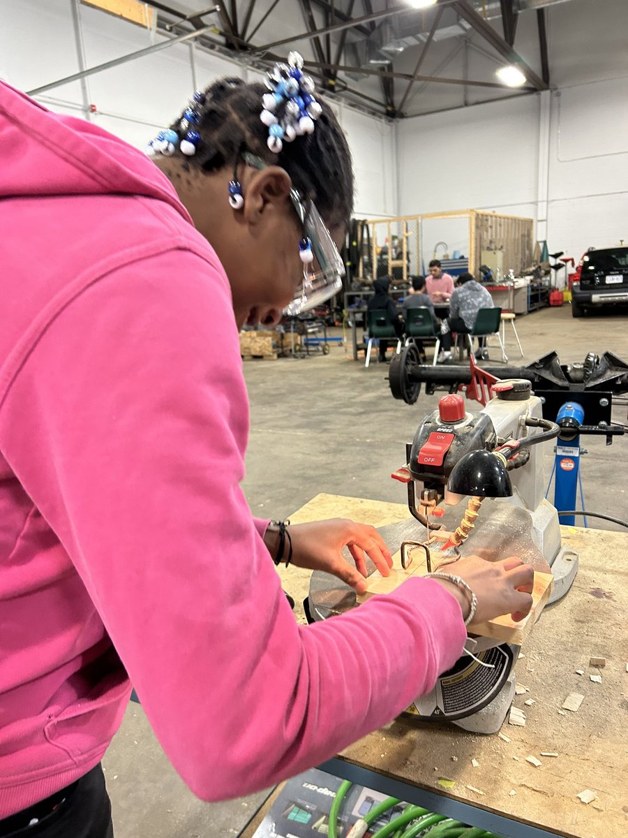 MsGriceM's tweet photo. Grade 8s had a great time visiting Conestoga College to explore automotive and construction activities. We are always grateful for these opportunities to learn outside the classroom! @hcbrantford https://t.co/CPmV3b6mik