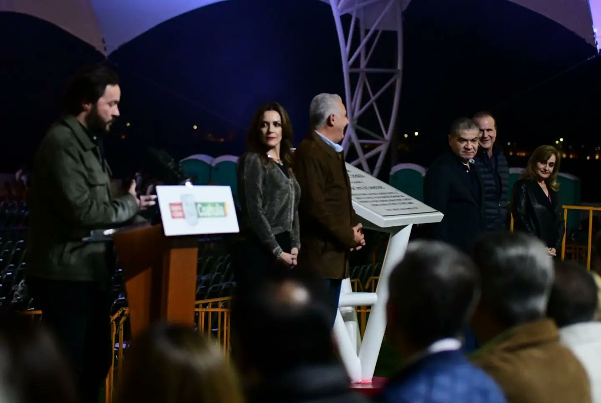 GobDeCoahuila's tweet photo. Un concierto de Pandora y Flans fue el espectáculo principal de la ceremonia de inauguración de la #Velaria del Centro de Convenciones Torreón , evento que fue presidido por el gobernador @mrikelme , quien estuvo acompañado por el alcalde @RomanCepeda . https://t.co/5O6nPDQBcQ
