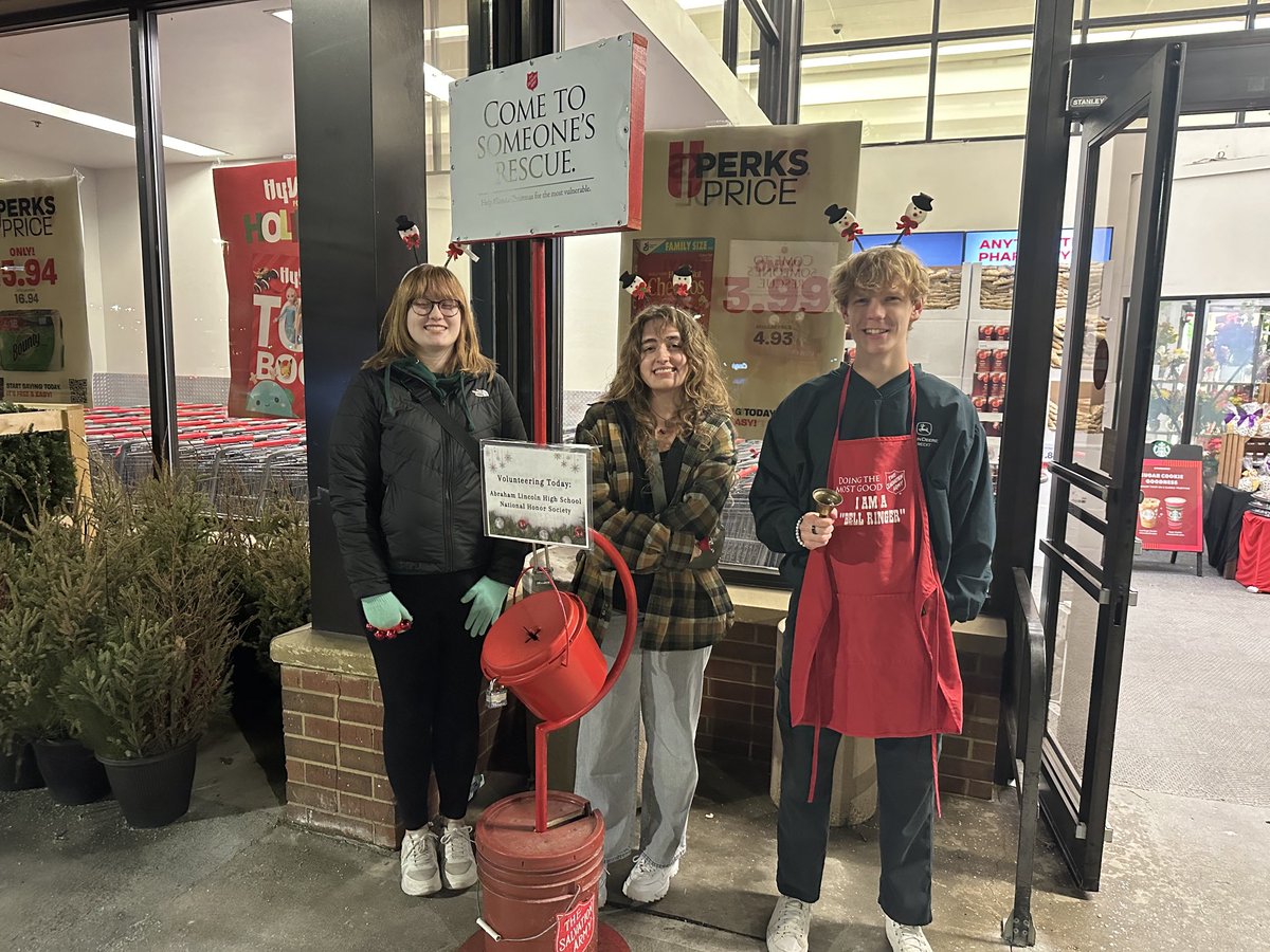 Mrsboomsryan's tweet photo. More NHS bell ringing for Salvation Army ⁦@ALHSathletics⁩ https://t.co/Bg50zOAjwb