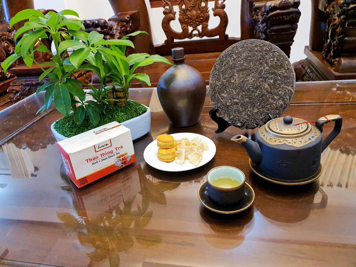 CuongGa987's tweet photo. Tu là đi ngược dòng đời, ta đi ngược dòng để thấy sức mạnh của dòng đời thật là nặng nề, thật là mãnh liệt, và cưỡng lại cái sức mạnh đó không phải dễ dàng. 
Mà trên cuộc hành trình gian nan ấy ta thường rất cô độc. Chỉ những ai có ý chí, nghị lực phi thường và hơn hết là có công đức sâu dày mới có thể từng bước vượt qua. Chúng ta hiểu tu là khó, đi ngược dòng đời là khó, nhưng phải dặn lòng kiên trì, nhẫn nại, quyết đi đến cuối dòng sông sinh tử, vượt khỏi dòng thác vô minh, để đến một chân trời mới. Nơi không còn bóng tối của tham lam, sân hận, si mê, ích kỷ… mà là tràn ngập ánh sáng của lòng từ bi, của trí tuệ ❤️
