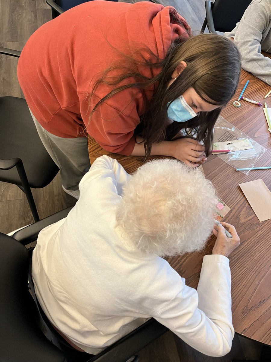 MsGriceM's tweet photo. Watching our Grade 8s volunteer each month at St. Joe’s has been so beautiful. The gentleness, compassion, and empathy that our students display in moments like these is incredible. @hcbrantford https://t.co/cuA2zRzmkZ