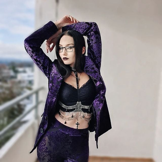 DivineNight96's tweet photo. Pretty in Purple https://t.co/yvHmGmfamK
