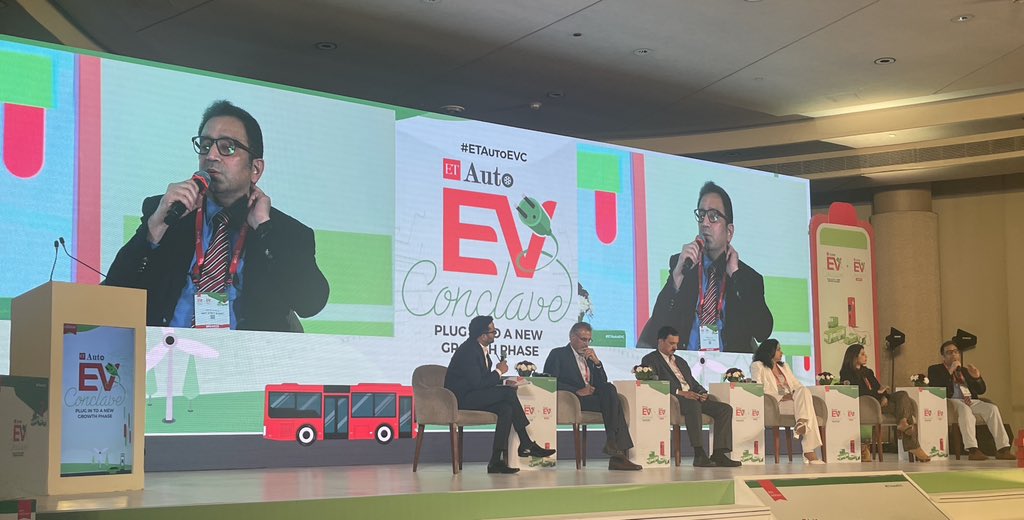 iSamarthGupta's tweet image. While govt subsidies remain a low hanging fruit, the ques to be asked is whether subsidy focused economic benefit approach to drive EV adoption is sustainable vs adoption based on creating perceived environmental awareness &amp;amp; benefits #ETAutoEVC #FAME @NITIAayog #ElectricVehicles