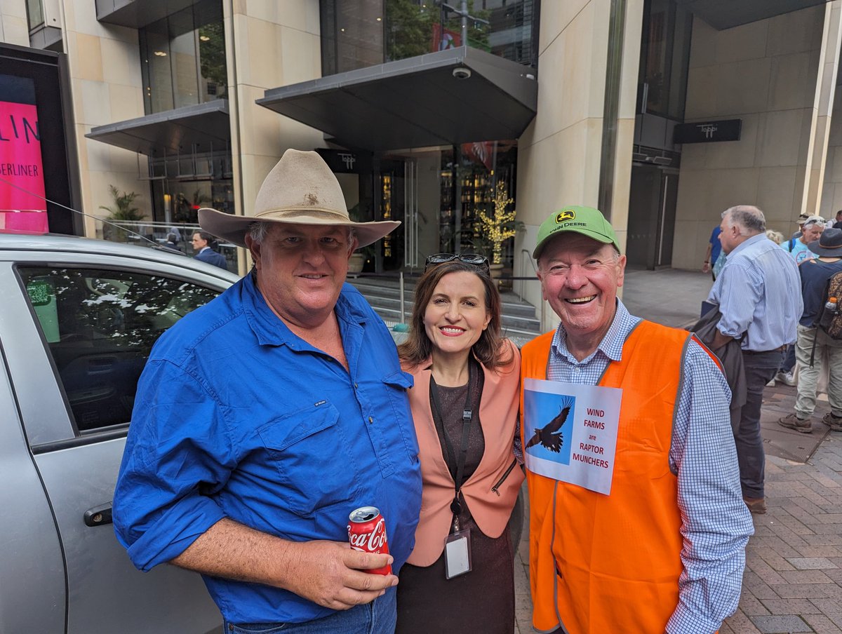 TaniaMihailukMP's tweet image. Great to be at the Reckless Renewables Rally outside NSW Parliament- lovely to meet so many terrific people !! #NetZeroFail #OneNation