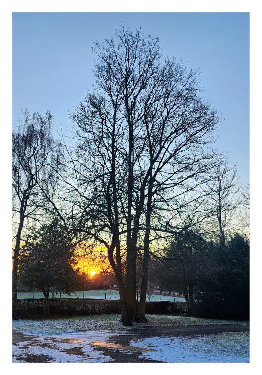 This morning’s sunrise, with a smattering of snow, at RGS. Just beautiful! 
#ripon #yorkshire #grammarschool #sunrise