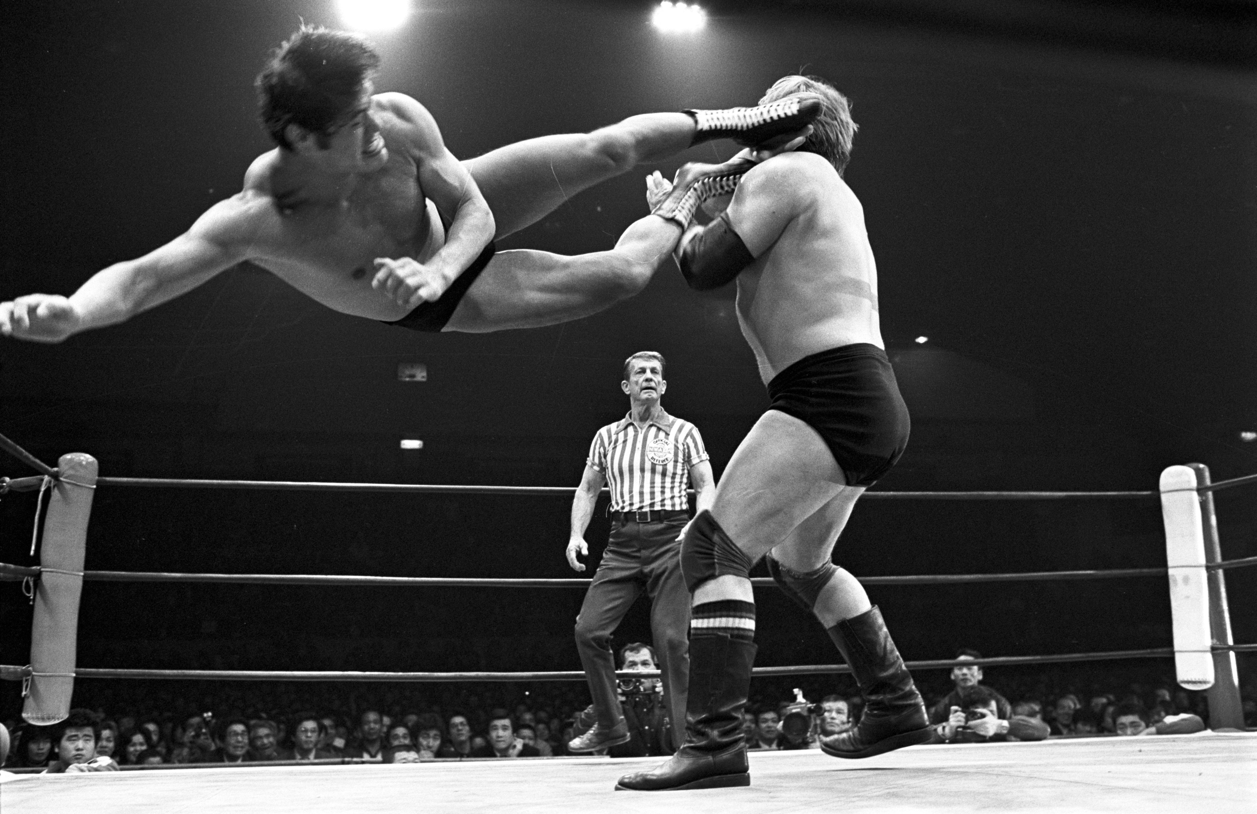 猪木 1976年のアントニオ猪木 4.2. 新日本プロレス 第3回ワールド