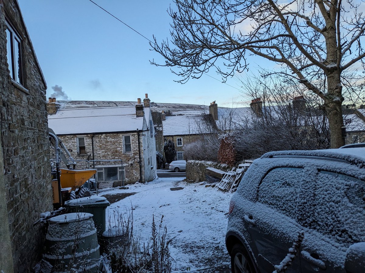 grandadbaldyII's tweet image. Great day for @HiveHomeUK system to switch itself off. 

Fortunately a quick reboot @ we're up &amp;amp; running. Didn't fancy no heating on a day like today. 

#1stworldproblems