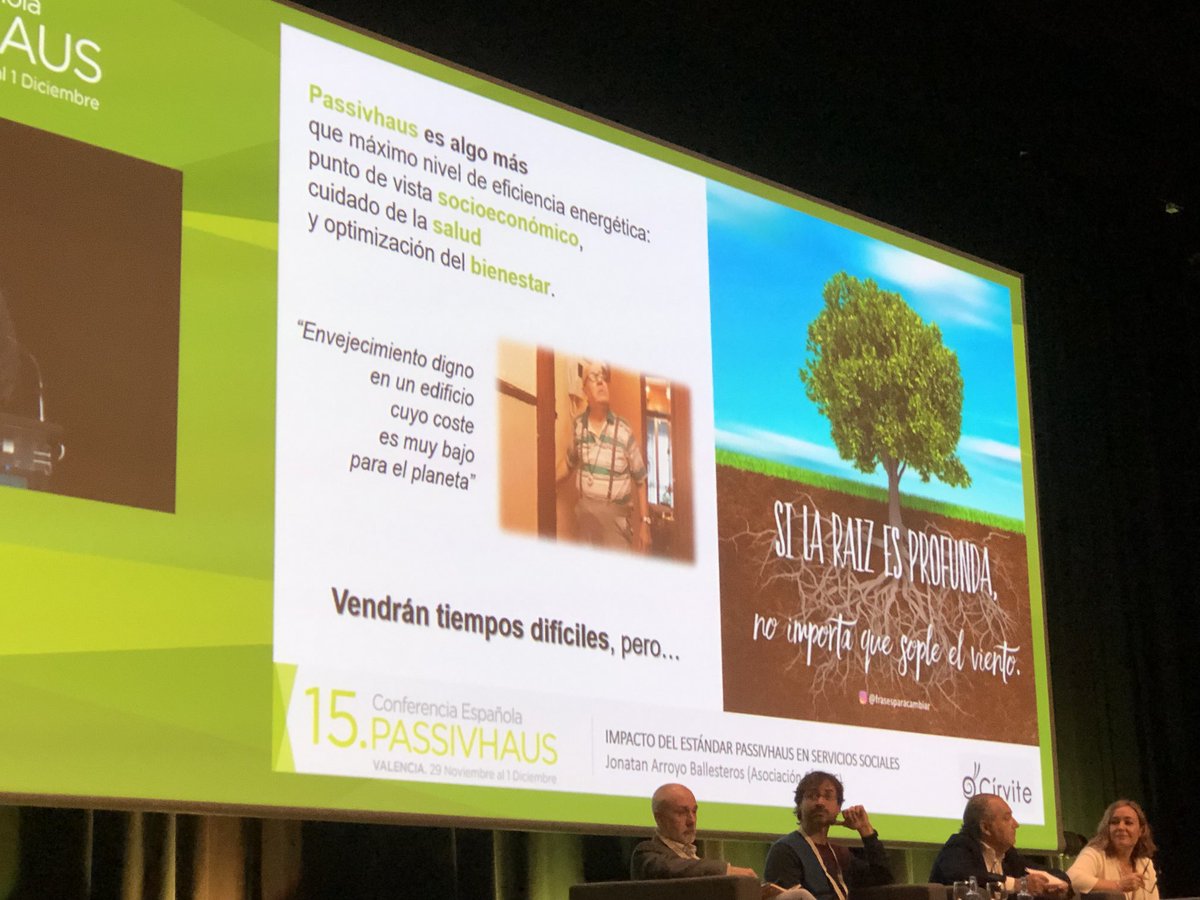 Ayer en la mañana institucional de la #15CEPH Jonatan Arroyo presentó la Residencia Círvite, muchas gracias por tu punto vista no técnico y por hablar tan bien de nosotros! #passivhaus