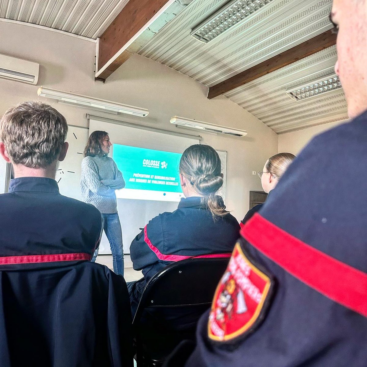 #MercrediPhoto  📸🔥

Le 25/11 JSP se sont rendus à Mende pour une intervention de @Colosse_Asso.

Suite à cela, ils ont pu faire la visite du CODIS.
Un grand merci aux opérateurs pour la visite très enrichissante dans la formations des jeunes 🧑🏻‍🚒

<a href="/sdislozere/">SDIS48</a> #jsp #jspHauteLozère