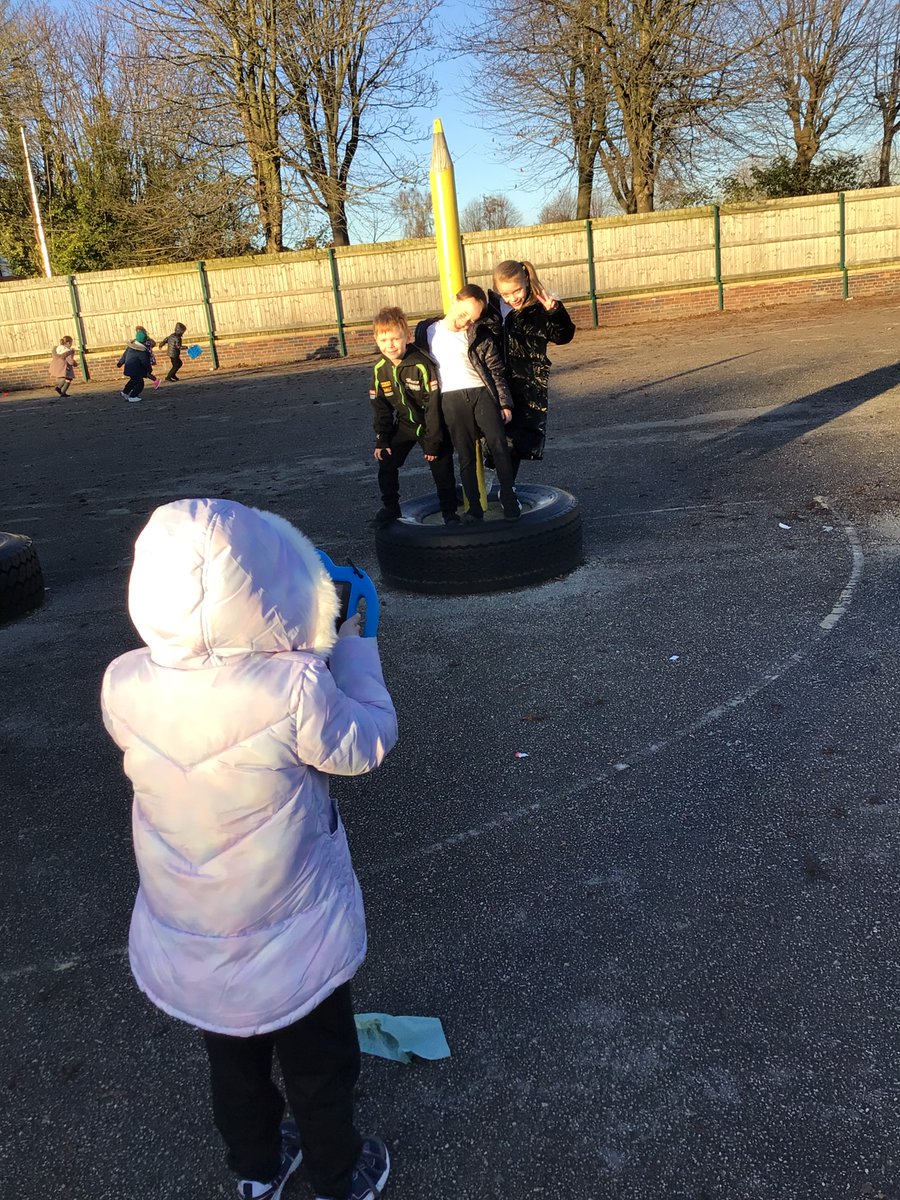KingswayPAYear2's tweet photo. In #computing  yesterday afternoon, we learnt about taking landscape and portrait photographs. We considered the importance of good lighting and framing when taking our photos. https://t.co/SNZevCeusH