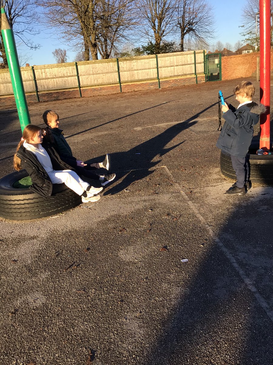 KingswayPAYear2's tweet photo. In #computing  yesterday afternoon, we learnt about taking landscape and portrait photographs. We considered the importance of good lighting and framing when taking our photos. https://t.co/SNZevCeusH