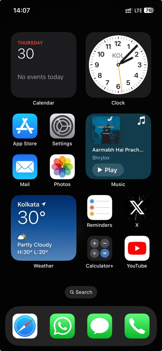 BParnoisa's tweet photo. The most simplistic hone screen https://t.co/GrB3gphexG