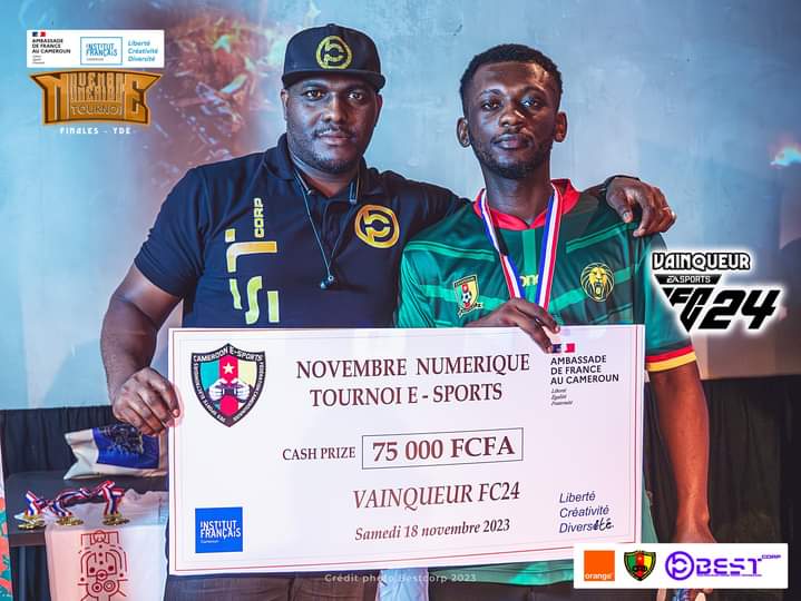 [𝗡𝗢𝗩𝗘𝗠𝗕𝗥𝗘 𝗡𝗨𝗠𝗘‌𝗥𝗜𝗤𝗨𝗘]

Récap de La 3e Édition de L'Évent #eSport 🎮🕹 (1/3)

Un Moment particulièrement Riche en Émotions ❤️✨

Grandes Finales Via:

Première Partie
🎥 urlr.me/Hijab

Remerciements Spéciaux à <a href="/IFCameroun/">Institut français CM</a>

#𝗘𝘀𝗽𝗼𝗿𝘁𝘀𝗜𝗻𝗔𝗳𝗿𝗶𝗰𝗮