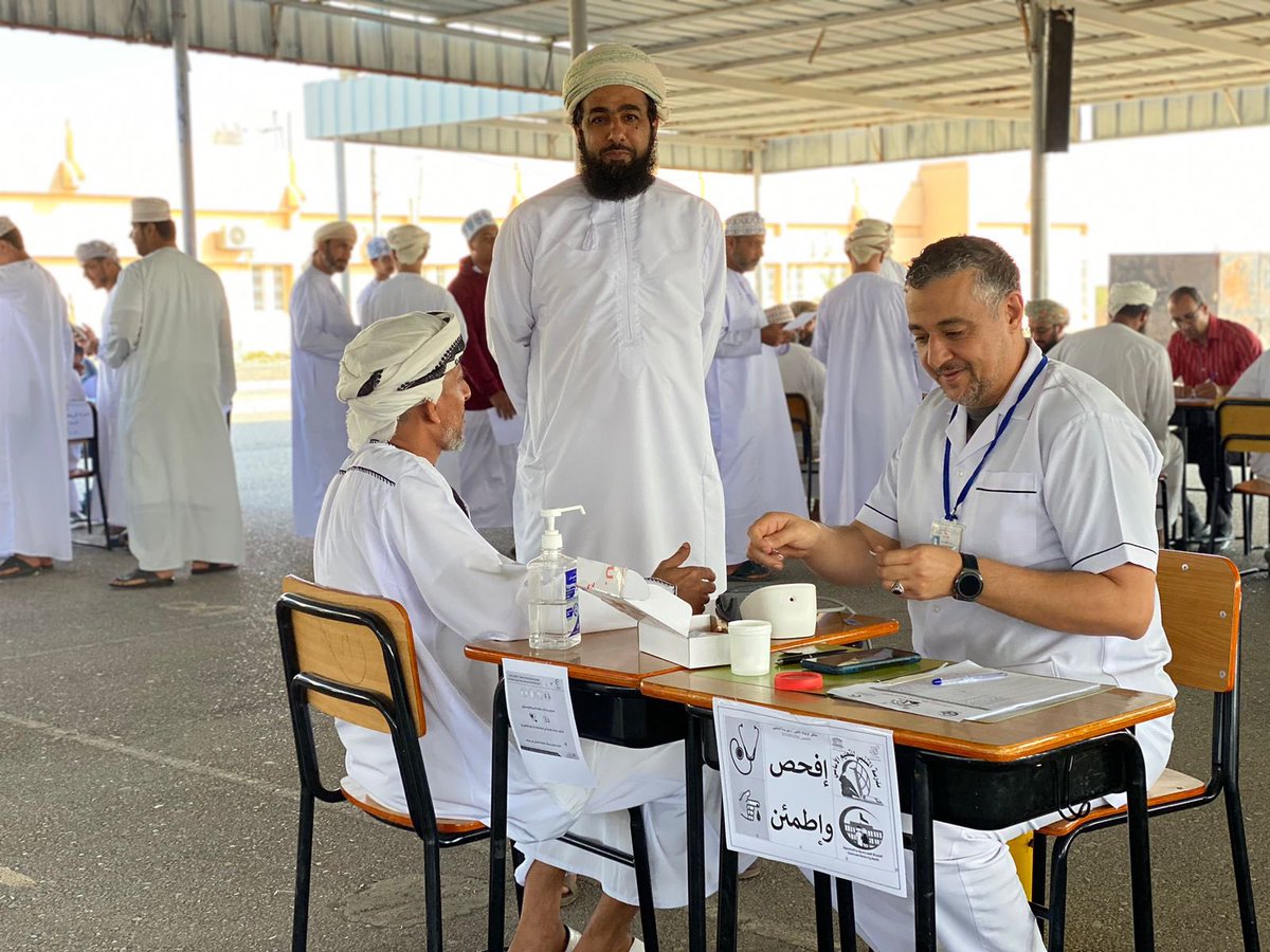 almutanabi86's tweet photo. في إطار ملتقى اولياء الأمور بمدرسة المتنبي نفذ ممرض المدرسة أنيس برك الله فعالية لقياس نسبة السكري وضغط الدم لعدد من اولياء أمور الطلبة تحت شعار #افحص_واطمئن  ومناقشة بعض الحالات الخاصة.
#تعليم_مستدام #تعليمية_شمال_الشرقية https://t.co/eNqTEpGNTw
