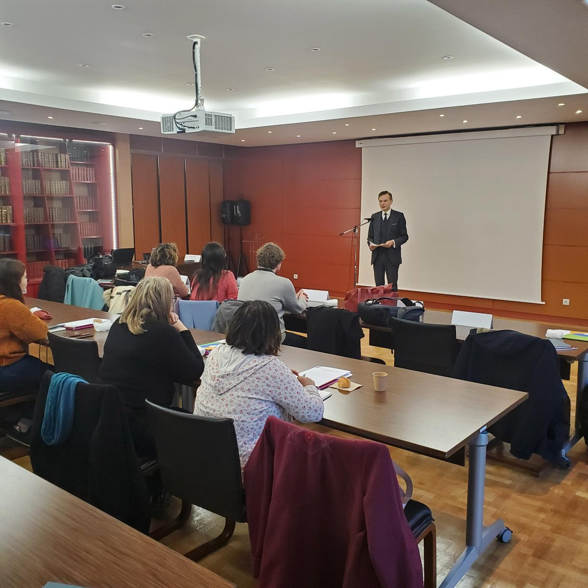 #AAFAUROREReims2023
Les journées AURORE débutent au rectorat de Reims et se poursuivent demain à l'Université de Reims Champagne-Ardenne !

Temps de réflexion associatif aujourd'hui, et journée d'étude demain : 
ow.ly/6JJz50QcNkX

Bonnes journées aux participants 🤩