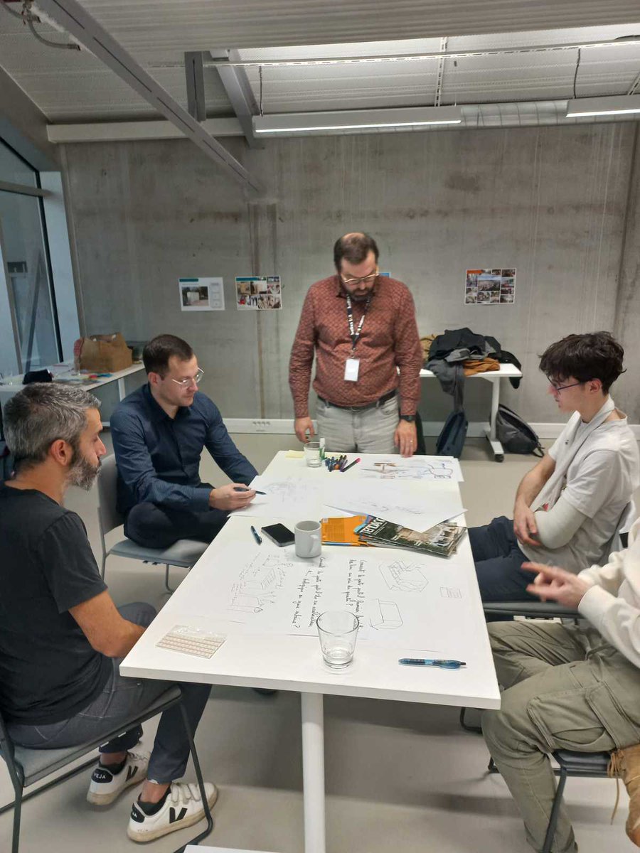 enedis_pdl's tweet photo. Lors du Creative Lab @samoanantes , 1⃣5⃣ personnes ont planché sur l'intégration de nouveaux postes électriques en zone urbaine et côtière. Après quelques heures de travail, 3⃣ propositions ont été retenues. Elles sont entre les mains d'@Enedis. Merci aux participants👏 https://t.co/HQ9ot6px96