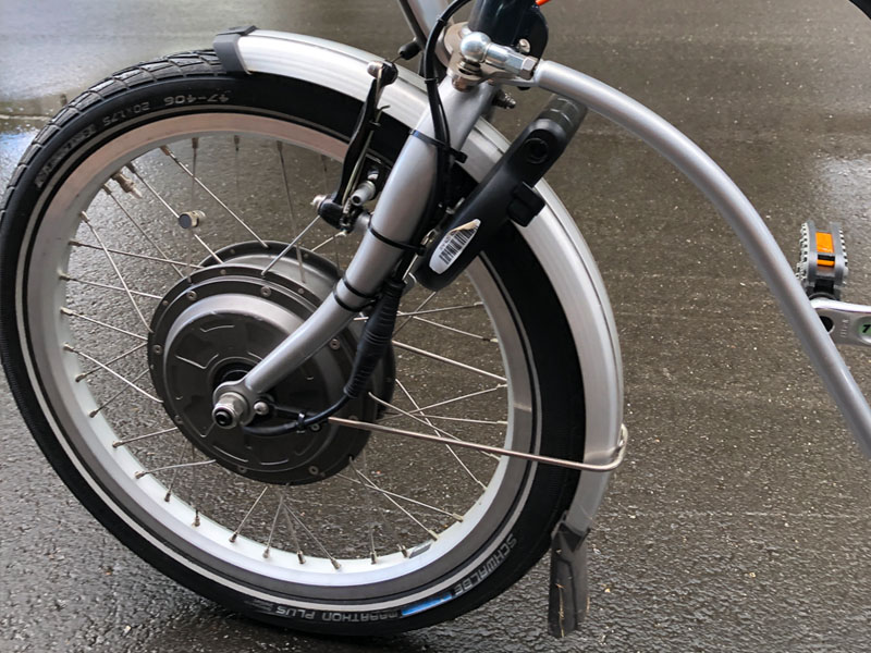 Beschikbaar 
De elektrische Van Raam Easyrider met schouder/rugbesturing.
Heb je ALS, PLS of PSMA? En heb je uitval aan armen en handen, maar heb je wel rompstabiliteit en "goede" benen? Wie durft de uitdaging aan en gaat gewoon lekker 'op de weg'? Mail richard@alsopdeweg.nl