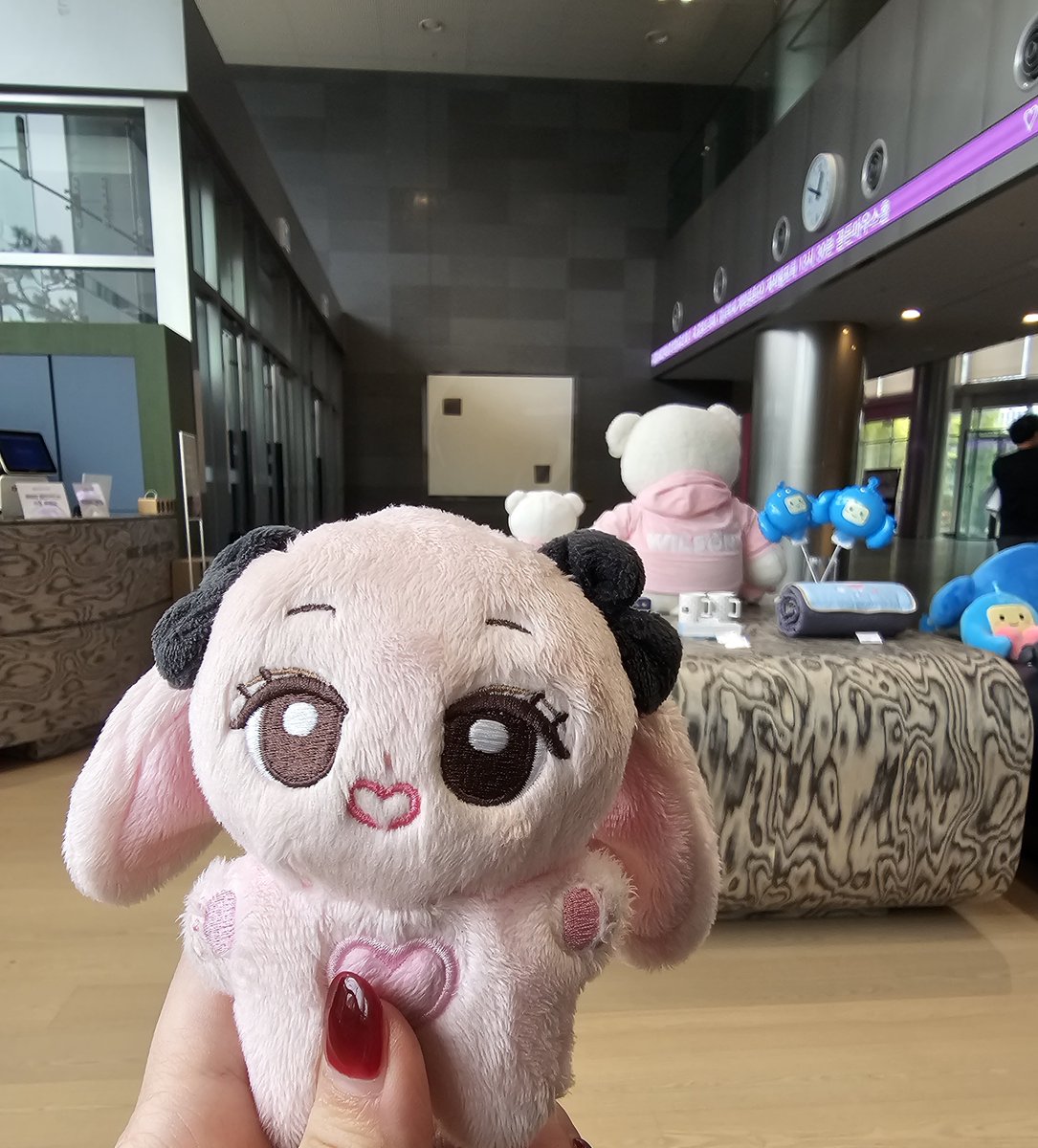 안녕하세요 오랫만에 글남겨요
서포트 기회를 놓쳐서
삼깽이 남은잔액은 세영배우님생일때
서포트모금할예정입니다🥰