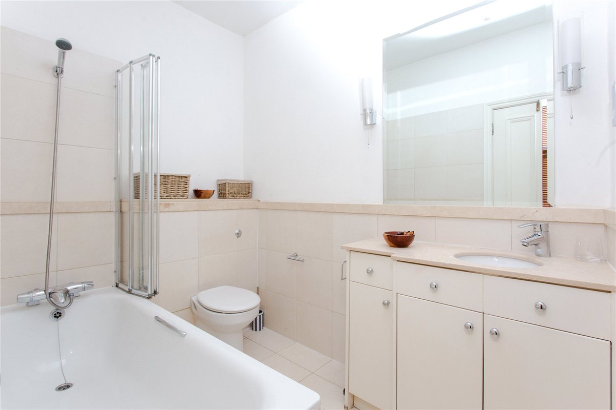 KayeandCarey's tweet photo. 💥ThrowbackThursday💥

SOLD: Egerton Gardens, Knightsbridge, London, SW3 2BZ

Are you on the market and not yet sold? Let us help you get moving....

#Estateagent #Agent #Property #Home #Sold #besthouses #LondonProperty #EgertonGardens #Knightsbridge #London #throwbackthursday https://t.co/ObBzTMz2L8